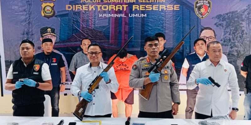 Amankan 4 Pucuk Senpi, 5 Magazen dan 327 Butir Peluru Tajam, Tim Ditreskrimum Polda Sumsel Bekuk Seorang ASN.