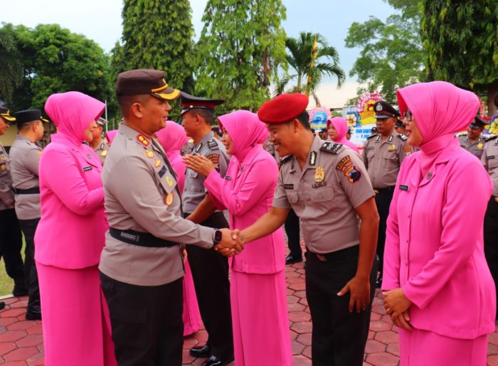 32 Personil Bintara Polres Pekalongan Dapatkan Kenaikan Pangkat