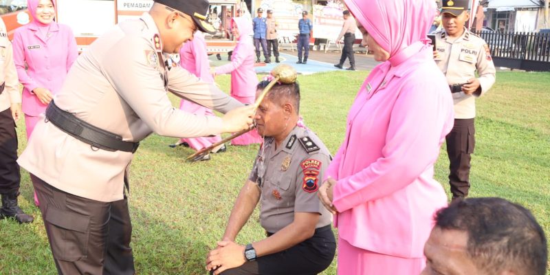21 Personel Polres Batang Naik Pangkat, Kapolres Dorong Kinerja Lebih Baik