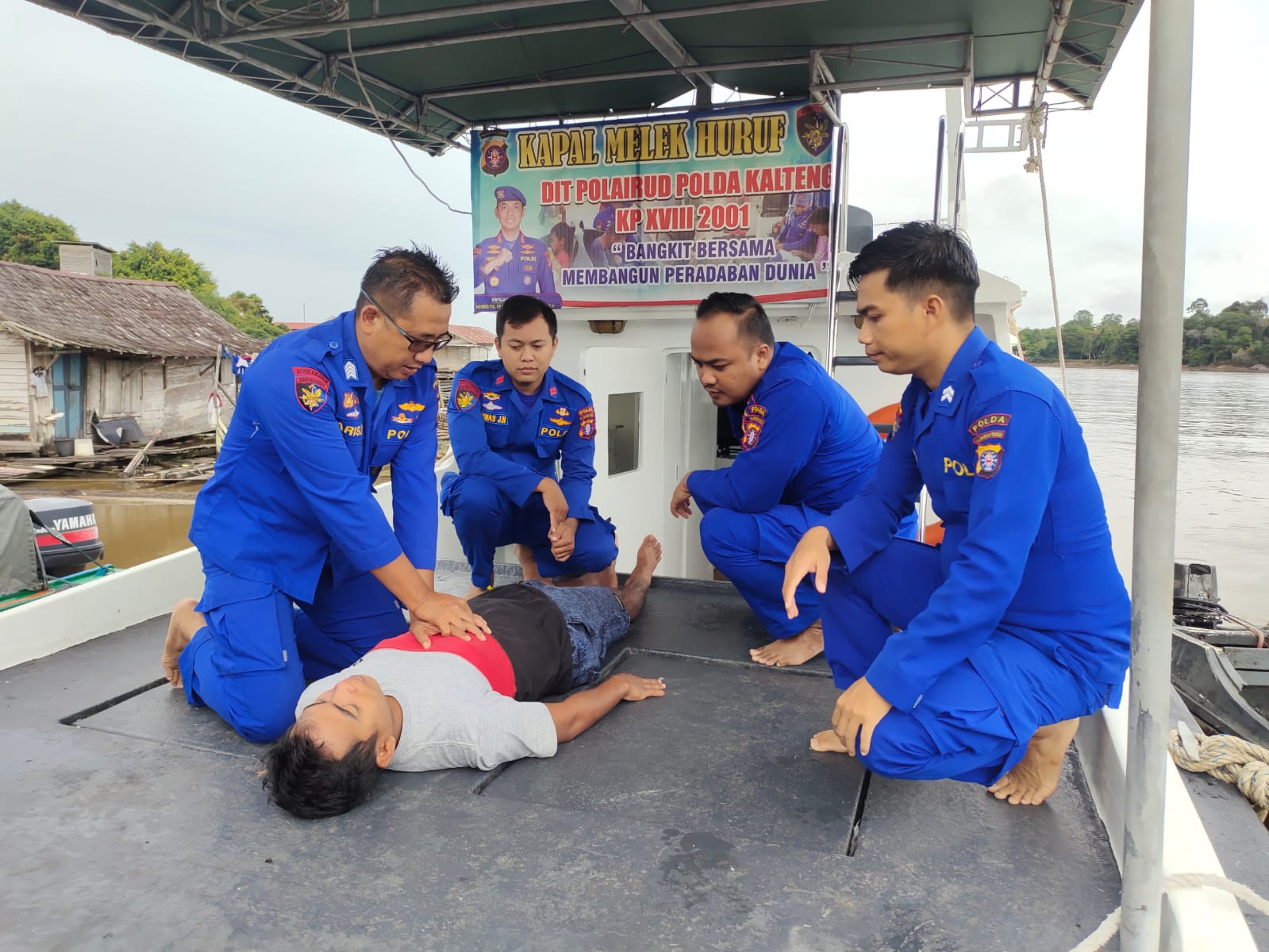 Ditpolairud Polda Kalteng Latihkan Personel KP XVIII 2001 RJP dan Pertolongan Korban Tenggelam