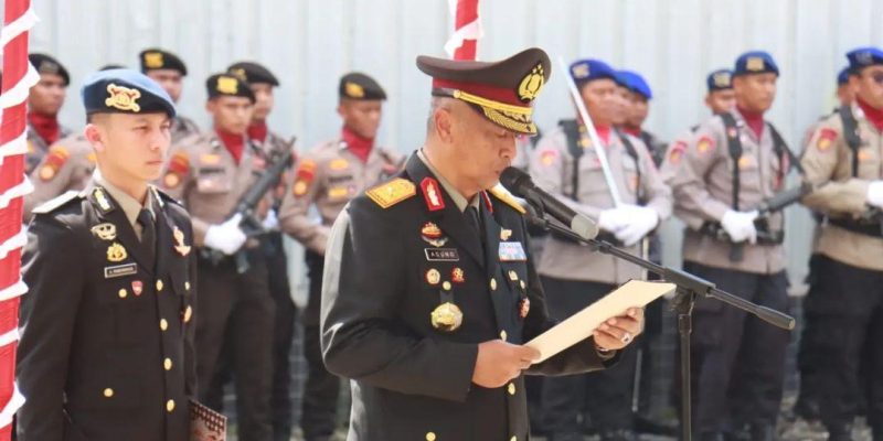 Wakapolda Pimpin Apel Persada Pemakaman Almarhum Kombes Pol Esa Estu di TPU Al-Ikhsan Banjarmasin