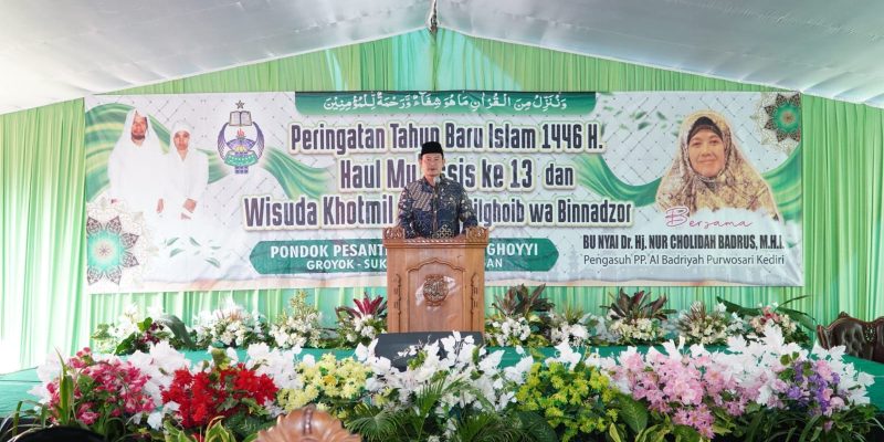 Lahirkan Lulusan Hafiz Yuhronur Efendi Apresiasi Ponpes Tanfirul Ghoyyi