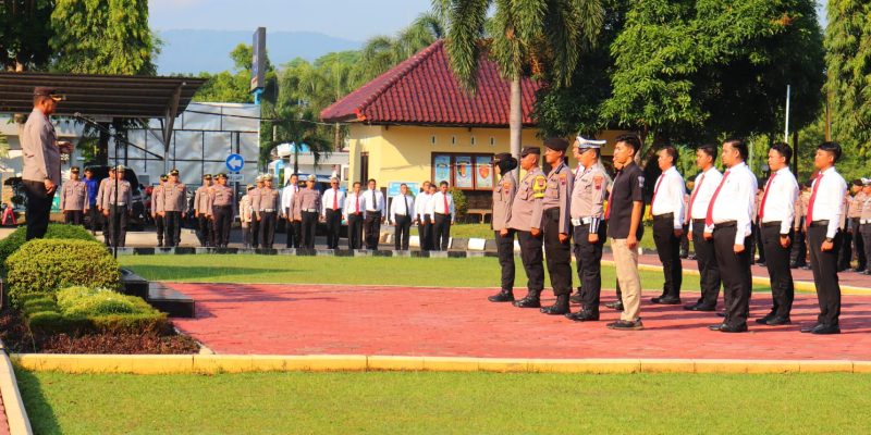 Sebanyak 18 Personil Dapatkan Penghargaan Dari Kapolres Pekalongan 