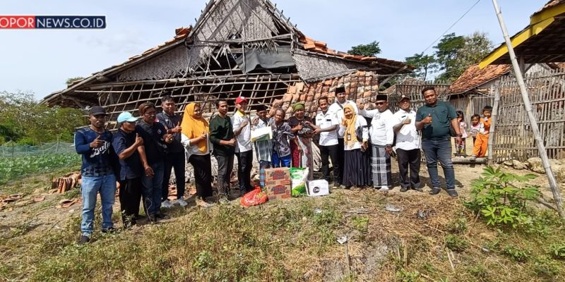 BAZNAS Dan Dinsos Sampang Berikan Bantuan Untuk Bapak Pekong