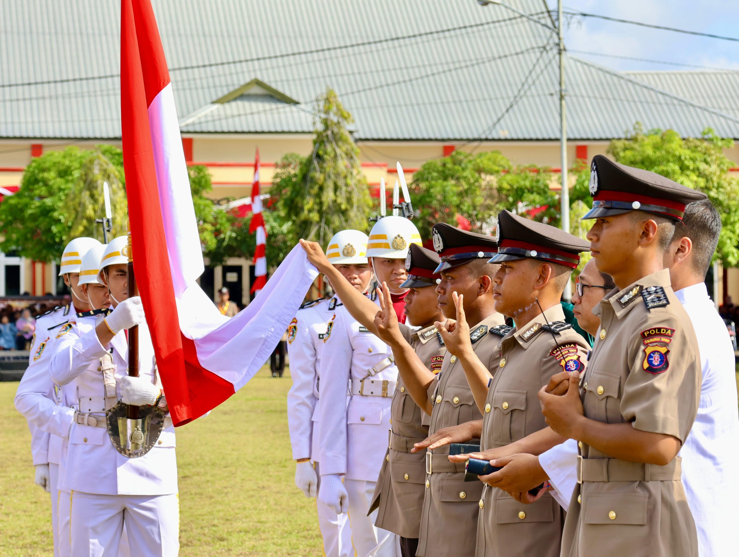 Wakapolda  Lantik 262 Siswa SPN Polda Kalteng Resmi  Jadi Bintara Remaja Polri
