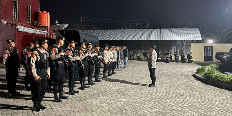 Puluhan Personil Polisi Dikerahkan Dalam Pengamanan Malam Pengesahan Warga Tingkat I PSHT Kabupaten Pekalongan