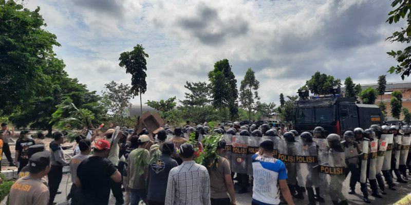 Siap Amankan Pilkada 2024, Brimob Kalteng Gelar Latihan Sispamkota Bersama Polres Kobar