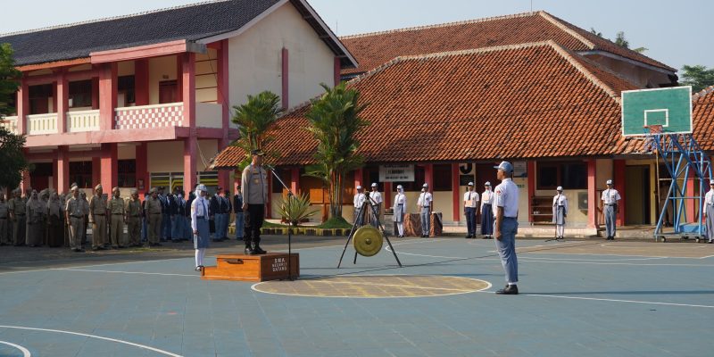 Hari Pertama Masuk Sekolah, Polres Batang Edukasi Siswa SMAN 1 Batang