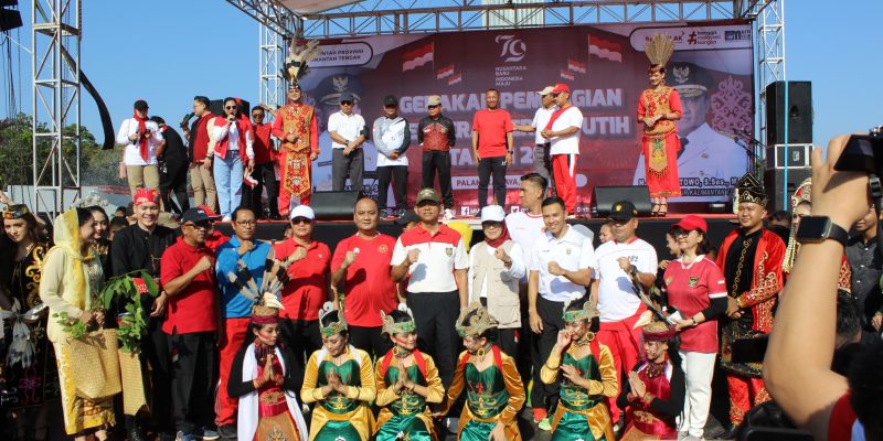 Semarakkan HUT RI Ke – 79, Dandim  1016/Plk Hadiri Gerakan Pembagian Bendera Merah Putih