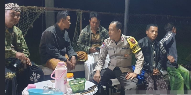 Patroli Dialogis, Polsek Kandangserang Cegah Terjadinya Gangguan Kamtibmas di Tengah Lingkungan Masyarakat