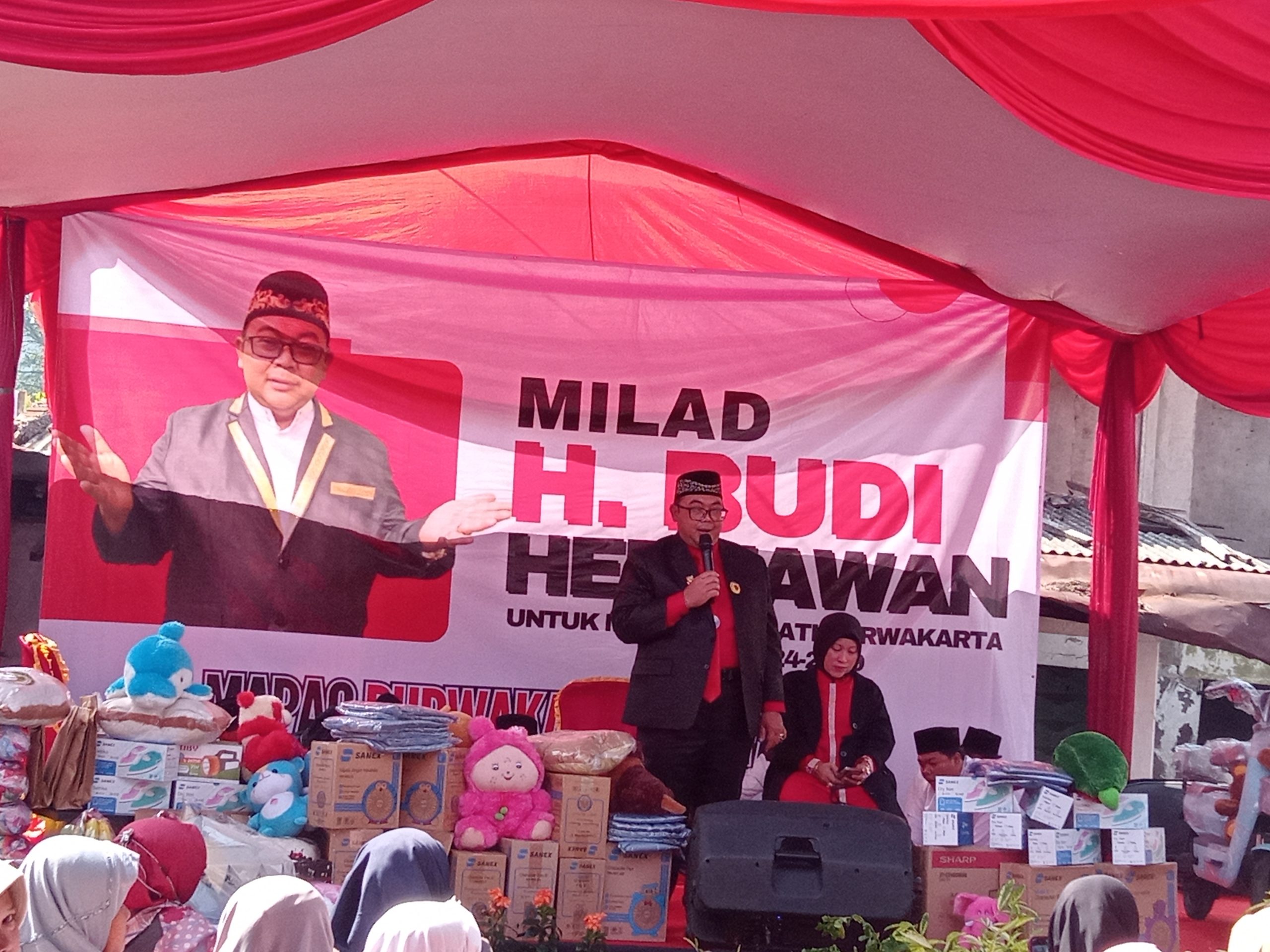 Hari Milad Presiden RBH H.Budi Hermawan Yang Ke- 48 Tahun Bagikan Santunan Kebeberapa Anak Yatim dan Jompo