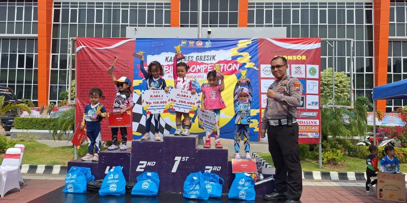 Satlantas Polres Gresik Meriahkan Hari Bhayangkara ke-78 dengan Lomba Push Bike untuk Anak