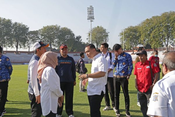 Sidak Stadion Gelora 10 November, Walikota Eri Ajak Masyarakat Ramaikan AFF U-19
