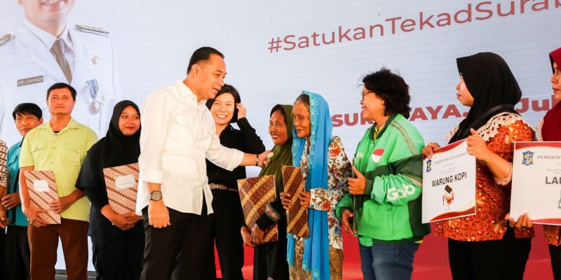 Eri Cahyadi Bagikan DBHCT, 9.370 KPM Dapat Masing Masing Rp 1,4 Juta