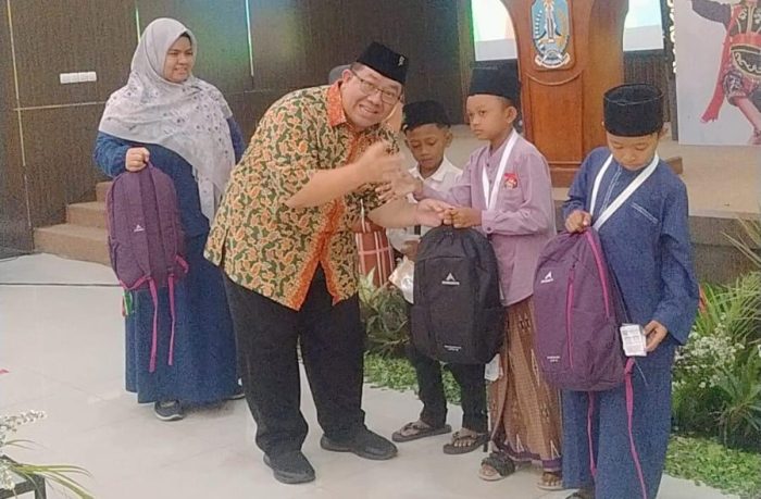 Dewan Jatim dan RS Jiwa Menur Gelar Khitan Massal