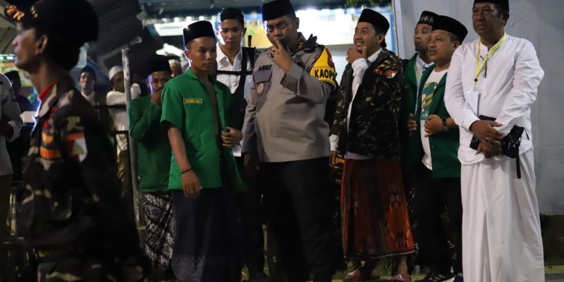 Polisi Lakukan Pengamanan, Gresik Bersholawat di Pulau Bawean Berjalan Kondusif