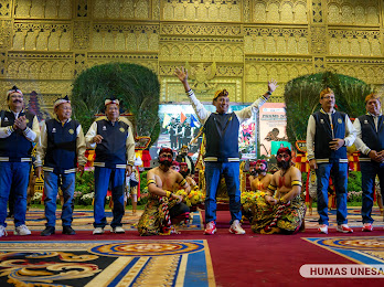 Dicatat MURI, Belasan Ribu Mahasiswa Baru UNESA Tulis Surat Berisi Harapan untuk Presiden Terpilih Indonesia