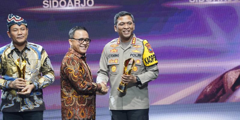 Tingkatkan Inovasi Digital Layanan Publik, Polresta Sidoarjo Raih Penghargaan Pemimpin Daerah Awards 2024
