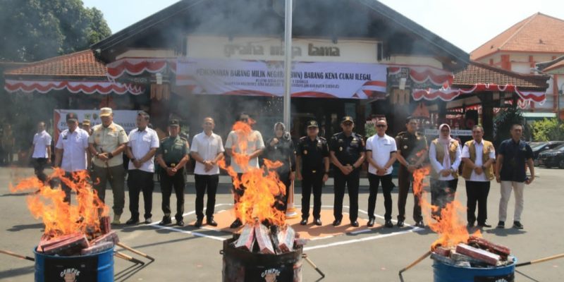 Sinergitas Berantas Cukai Ilegal, Pemkab Mojokerto dan KPPBC Musnahkan 11 Juta Batang Rokok Ilegal