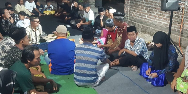 Warga RW II Prajurit Kulon Kota Mojokerto Gelar Tradisi Barikan Rutin di Malam 17 Agustus