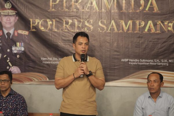 Jalin Sinergi Jaga Kamtibmas, Kapolres Sampang Ajak Ratusan Awak Media Ngopi Bareng