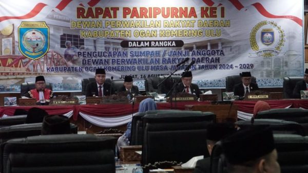 Paripurna Ke 1 Gelar Pelantikan 35 Anggota DPRD OKU Terpilih Di Hadiri PJ Bupati OKU Iqbal Alisyahbana