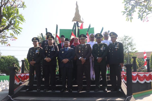 Kapolres Pasuruan Hadiri Upacara Ziarah Nasional Di TMP Bangil