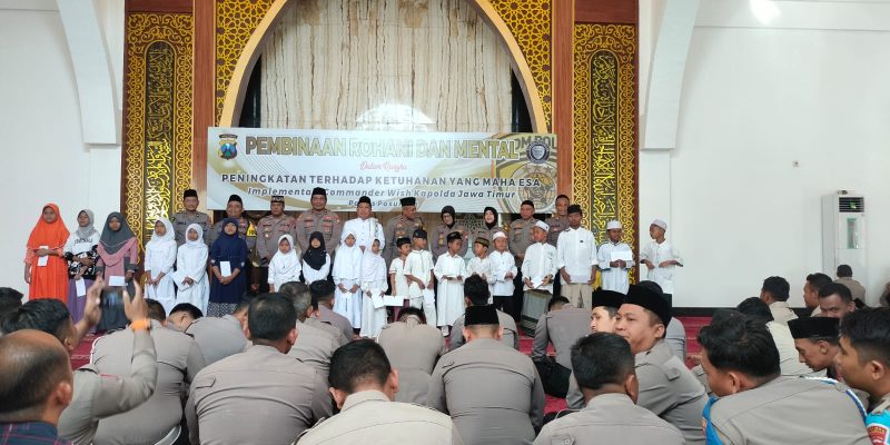 Polres Pasuruan Gelar Binrohtal Dan Santunan Anak Yatim, Guna Tingkatkan Iman Dan Taqwa Anggota Polri