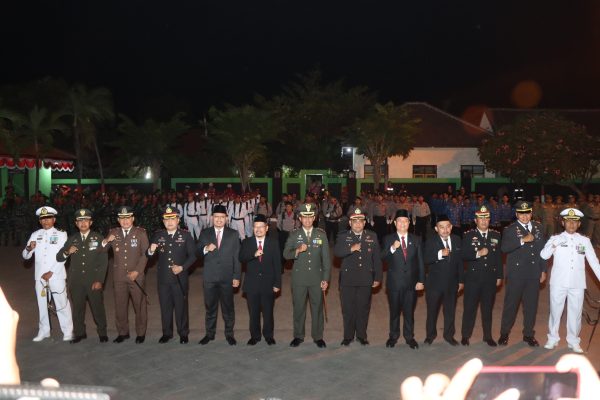 Jelang HUT RI Ke 79, Kapolres Pasuruan Ikuti Apel Kehormatan Dan Renungan Suci Di Taman Makam Pahlawan