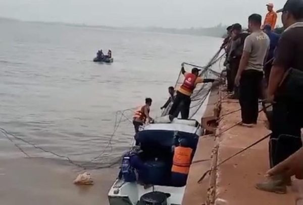 Kelotok Diterjang Gelombang, 4 Orang Tenggelam di Sungai Kahayan Pulang Pisau Korban Merupakan Karyawan PT MKM