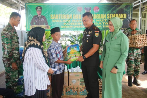 Bhaksos Dalam Rangka HUT Korem 043/Gatam, Dandim Kunjungi Ponpes Dan Panti Asuhan