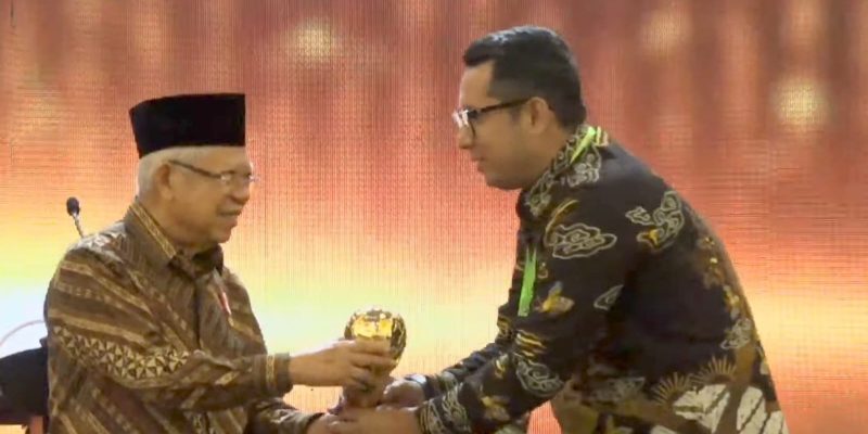 Pemkot Mojokerto Raih Penghargaan UHC Kategori Utama, Mas Pj: Kesehatan dan Pendidikan Jadi Clarity Of Vision Kami untuk Songsong Indonesia Emas 2045