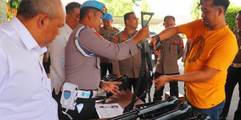 Propam Polres Pekalongan Cek Puluhan Senjata Api