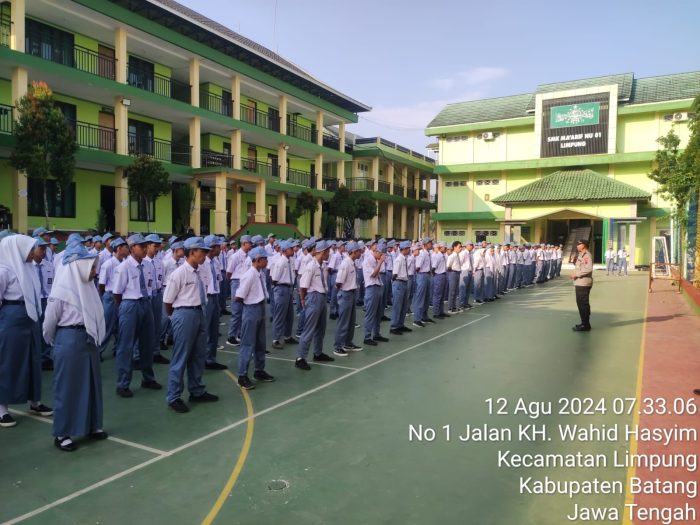 Cegah Kenakalan Remaja, Polsek Limpung Gelar Pembinaan di SMK Maarif NU 01