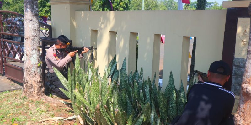 Tingkatkan Kesiapsiagaan Anggota, Polres Pekalongan Gelar Pelatihan Sispam Mako