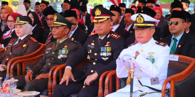 Kapolres Bersama Forkopimda Hadiri Upacara Pengibaran Bendera Merah Putih dan Peringatan Detik-detik Proklamasi Kemerdekaan Republik Indonesia Ke-79