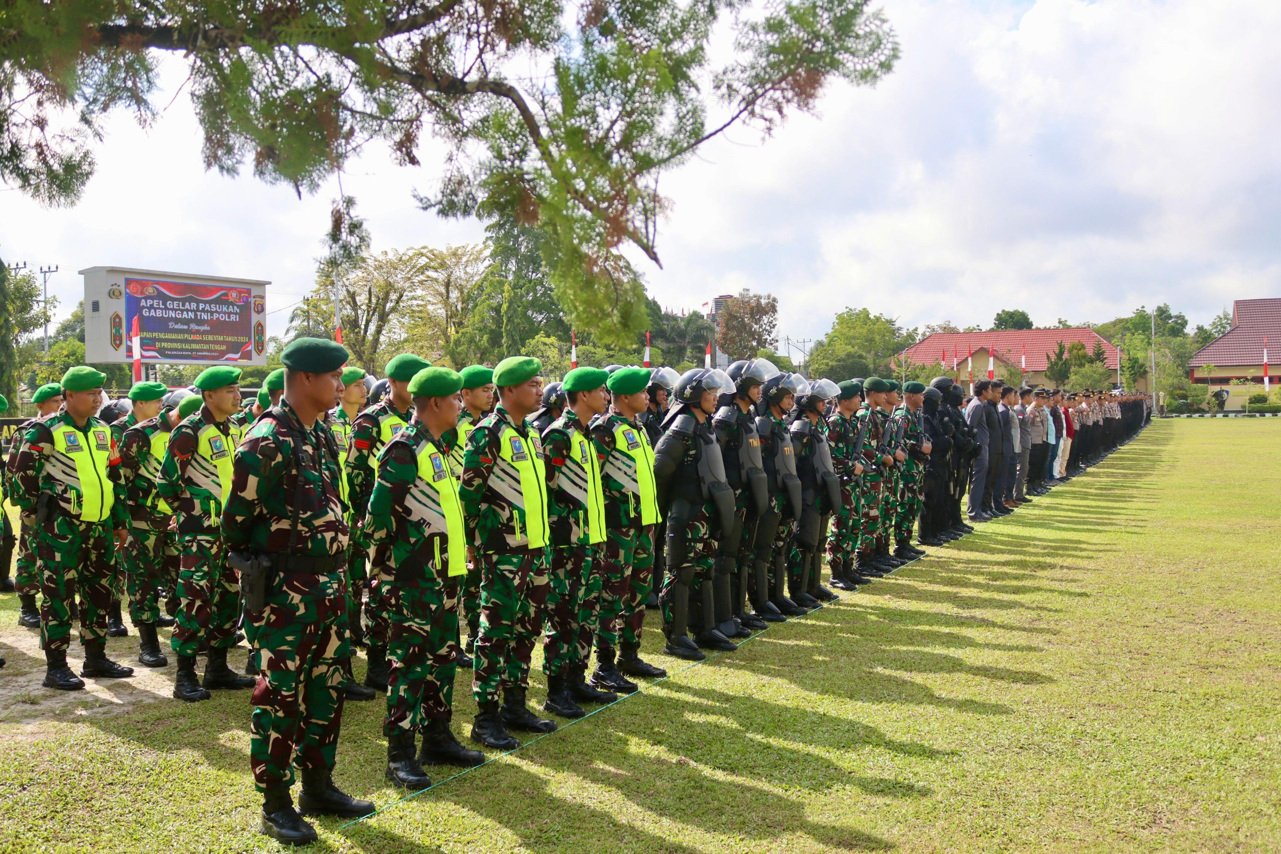 Apel Gelar Pasukan di Mapolda  TNI-Polri Siap Kawal Pilkada 2024 Aman dan Nyaman