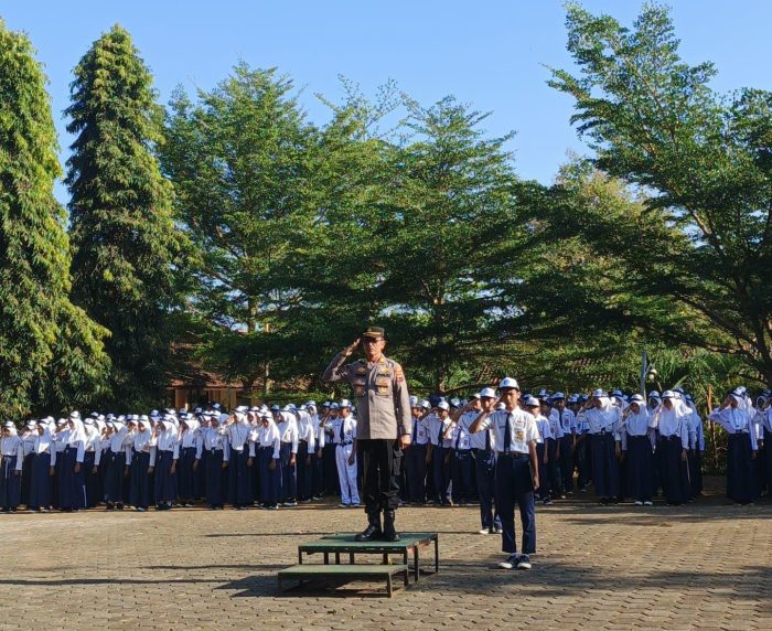 Polsek Bandar Edukasi Siswa SMPN 2 Tentang Bahaya Kenakalan Remaja