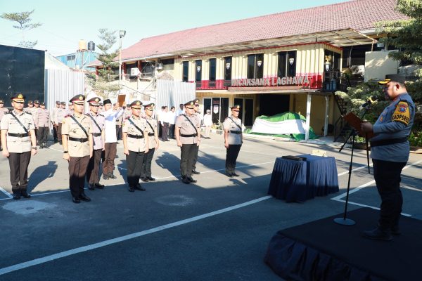 Kapolres Pelabuhan Tanjung Perak Pimpin Sertijab 3 Kapolsek dan Kasatlantas, Tekankan Pentingnya Integritas dan Profesionalisme