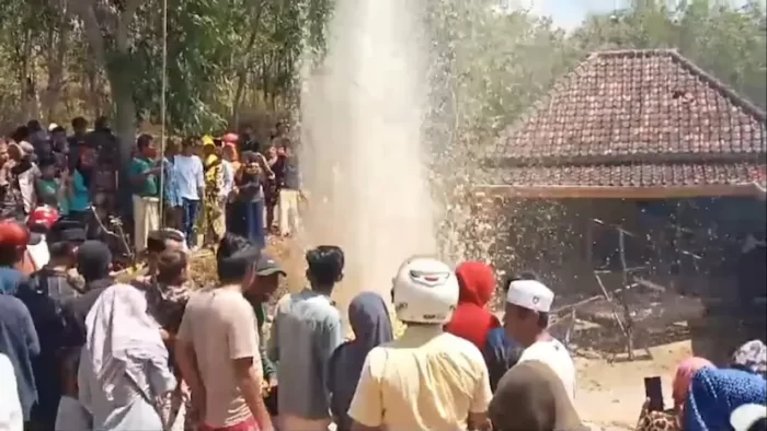 Sumur Bor Sampang Tercium Bau Gas, Warga Diminta Tak Nyalakan Api di Sekitarnya