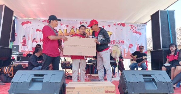 Semangat HUT RI Ke-79 2024 Dusun Krian, Desa Pekoren Kecamatan Rembang Gelar Jalan Sehat Dan Bermacam Hadiah