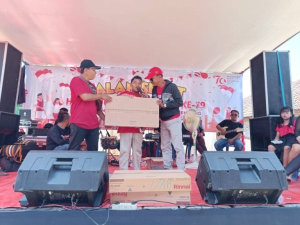 Semangat HUT RI Ke-79 2024 Dusun Krian, Desa Pekoren Kecamatan Rembang Gelar Jalan Sehat Dan Bermacam Hadiah