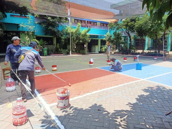 SDN Ngagel 1/394 Kota Surabaya Mendapat Bantuan DLH Kota Surabaya