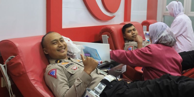 Satlantas Polres Gresik Gelar Rangkaian Bakti Sosial Menyambut HUT Lalu Lintas Bhayangkara ke-69