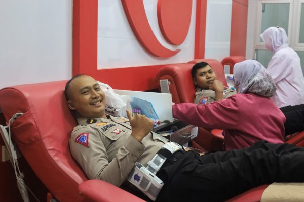 Satlantas Polres Gresik Gelar Rangkaian Bakti Sosial Menyambut HUT Lalu Lintas Bhayangkara ke-69