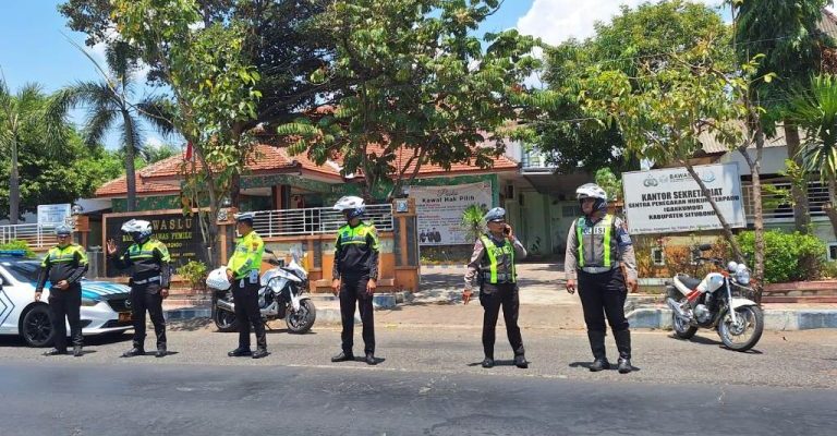 Polisi Intensifkan Patroli di Kantor Bawaslu Situbondo, Jaga Kondusifitas Tahap Kampanye Pilkada