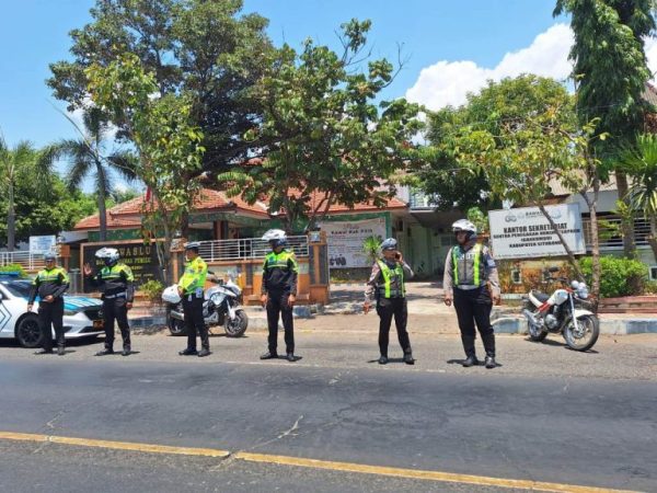 Polisi Intensifkan Patroli di Kantor Bawaslu Situbondo, Jaga Kondusifitas Tahap Kampanye Pilkada