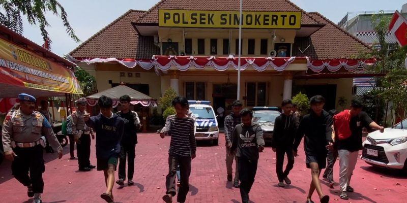 Polsek Simokerto Menggagalkan 10 Remaja Tawuran
