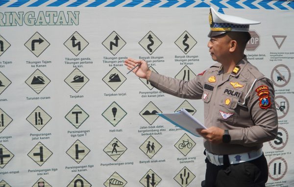 Kasat Lantas Polres Pasuruan Apresiasi Kampung Lalu Lintas TPI, Berharap Jadi Contoh Bagi Desa Lain