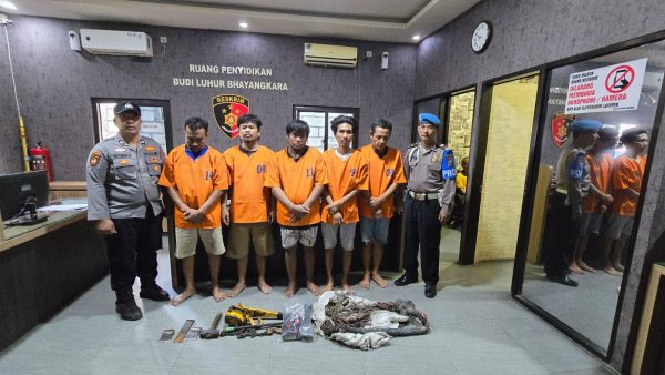 Polsek Asemrowo Amankan Komplotan Pencuri Kabel Milik PT.  Telkom  di Bawah Jembatan Kalianak Surabaya
